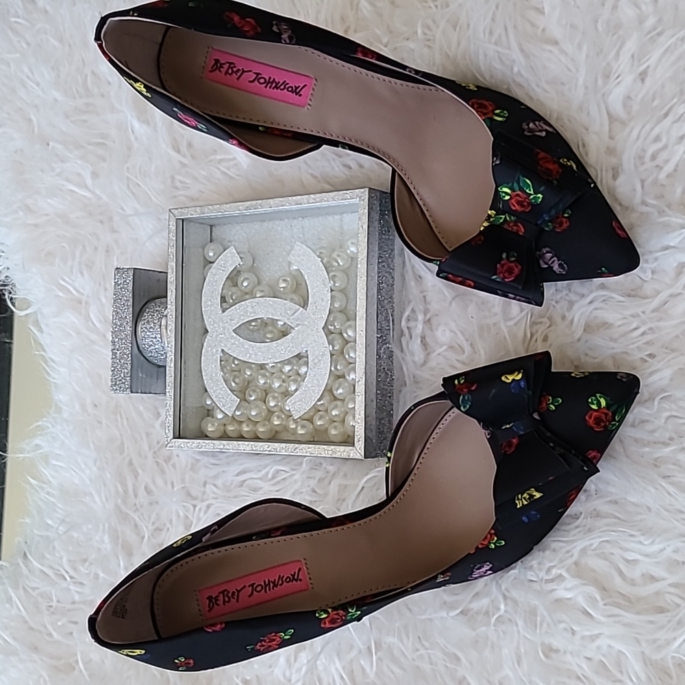 Nwot Betsey Johnson stilettos